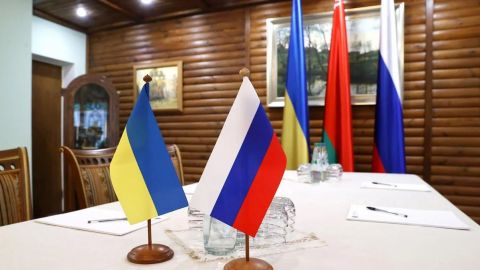 Ucrania y Rusia retoman negociaciones este lunes