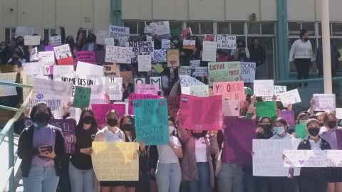 Alumnas de PFLC se manifiestan para exigir avances en caso de Diana Piggeonountt