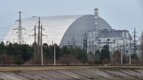 Tras ataques rusos, planta nuclear de Chernóbil se queda sin energía eléctrica