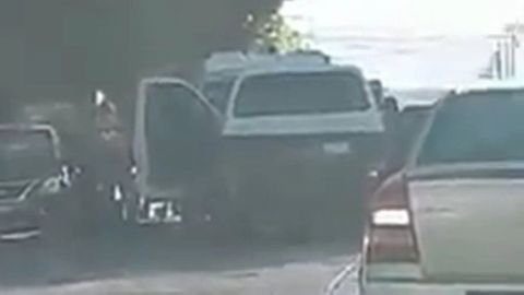 Captan en video asalto a camioneta de valores en plena vía pública