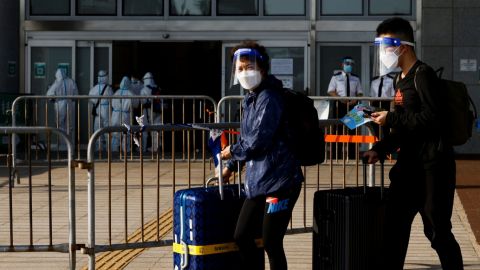 A dos años del inicio de la pandemia, China vuelve al confinamiento por COVID-19
