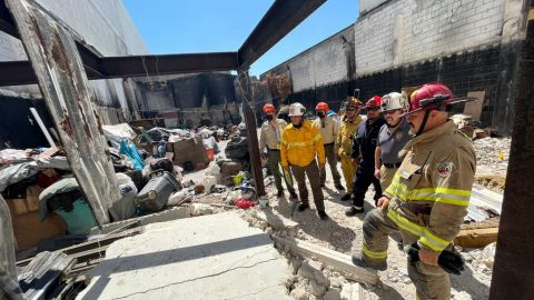 Dos muertos deja el colapso de una estructura en Tijuana