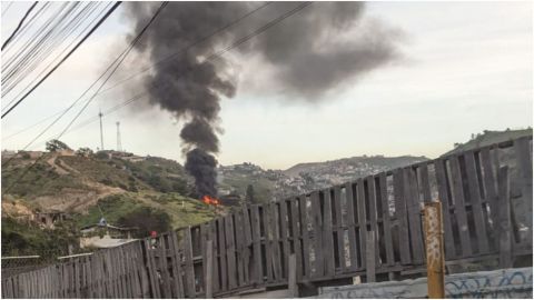 VIDEO: Reportan fuerte incendio en la colonia Divina Providencia