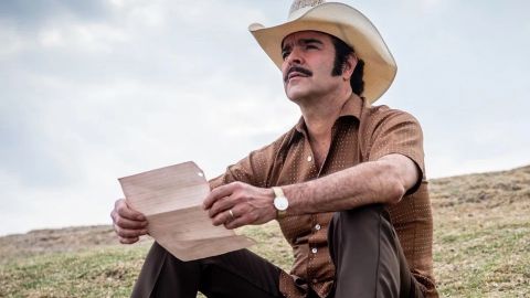 Televisa tramita amparo contra freno a bioserie de Vicente Fernández