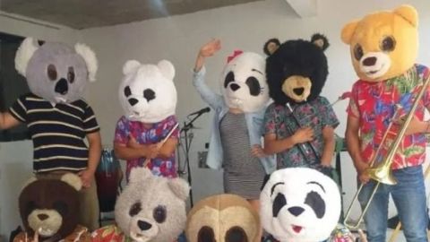 Los CumbiOsos, el grupo musical veracruzano integrado por ''osos''