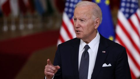 Biden llama a Putin "un carnicero" después de reunirse con refugiados ucranianos