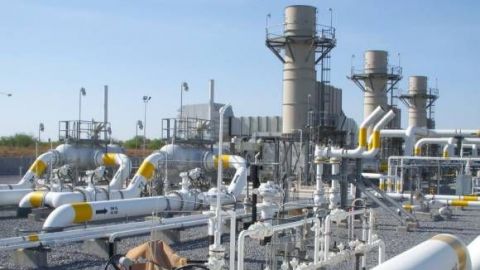 México planea tres plantas de licuefacción de gas, apura a su construcción