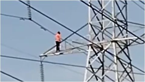 Hombre en situación de calle se lanza desde torre de alta tensión