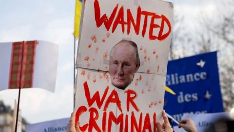 ¿Qué es un crimen de guerra, un crimen contra la humanidad y un genocidio?