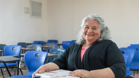 ¡Nunca es tarde para estudiar! | Alumna de 69 años a punto de terminar la prepa