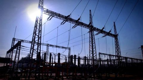 Tras resolución de la Corte sobre Ley Eléctrica, se revisarán permisos