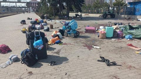 'Crimen contra la humanidad' ataque en estación ucraniana donde murieron niños