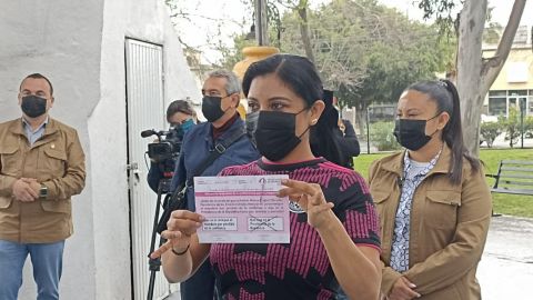 Alcaldesa emite su voto de revocación de mandato en Tijuana