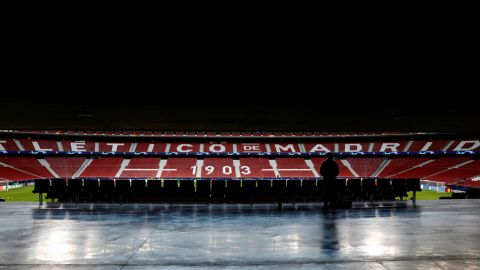 La UEFA ordena el cierre parcial del estadio del Atlético Madrid