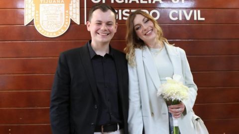 ¡No todo es guerra, el amor triunfó! Ruso y ucraniana se casan en Tijuana