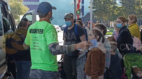 Voluntarios ucranianos se movilizan para ayudar a sus compatriotas en Tijuana