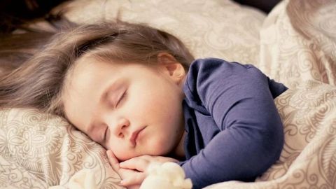 ¿Por qué dormir más de 8 horas es malo para la salud?, estudio lo explica
