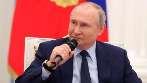 ''Misil balístico Sarmat hará reflexionar a los que amenazan a Rusia'': Putín