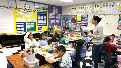 Analizan federalización de la nómina educativa