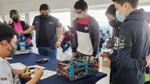 Estudiantes mexicanos participan en Campeonato Mundial de Robótica