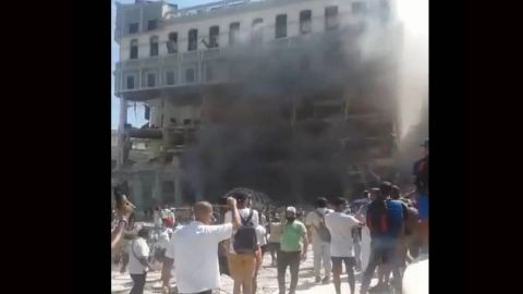 AMLO mantiene gira en Cuba ante explosión registrada en Hotel de La Habana