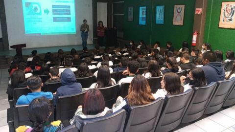 Realizan pláticas sobre violencia en el noviazgo en planteles escolares