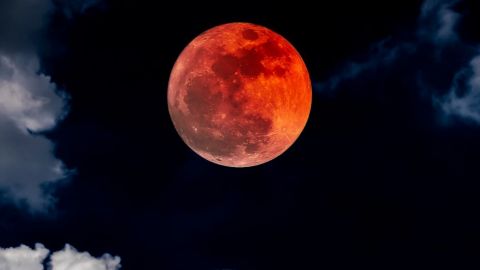 Hoy podrás ver el eclipse total lunar; 'La Luna de Sangre'