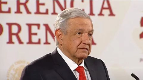AMLO reclama a UNAM por no mandar a estudiantes a enfrentar la pandemia