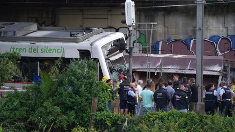 Choque de trenes en España deja un muerto y casi un centenar de heridos