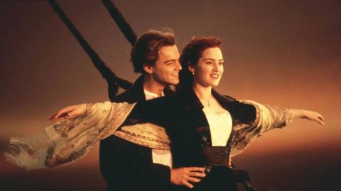 Pareja recrea escena del 'Titanic' y el novio pierde la vida