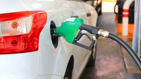 Hacienda mantiene al 100 estímulos a gasolinas; baja complementarios a diésel