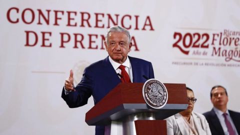 AMLO anuncia investigación en FGR por cierre de válvula en plataforma de Pemex