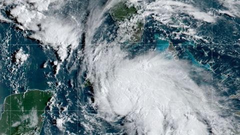 Meteorólogos de EEUU prevén séptimo año seguido de temporada de huracanes
