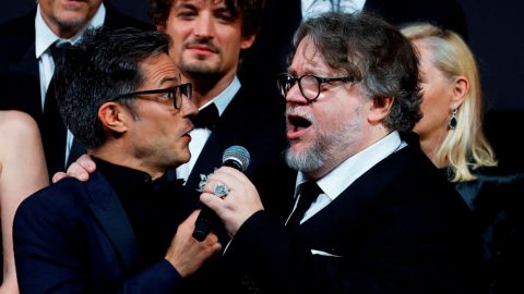 Gael García y Guillermo del Toro se avientan 'palomazo' en el Festival de Cannes