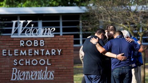 Víctimas de tiroteo en Texas murieron en una única sala de clases: autoridades