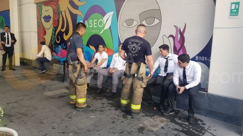 Meseros ayudaron a mitigar incendio en plaza de Tijuana