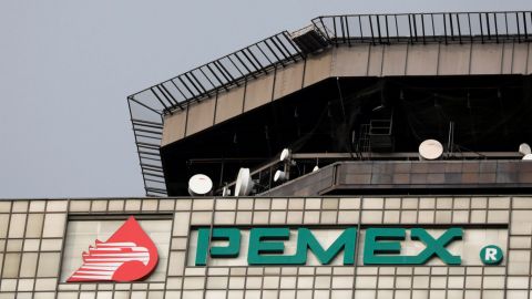 Pemex pagará 2 mil millones de dólares de deuda con notas globales 2029