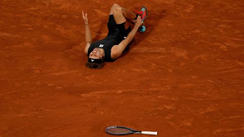 Nadal pasa a la final de Roland Garros tras lesión de Zverev