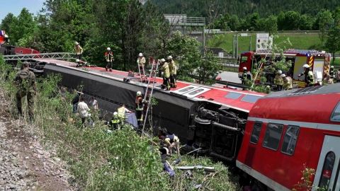 Sube a 5 muertos y 44 heridos balance del accidente de tren en Alemania