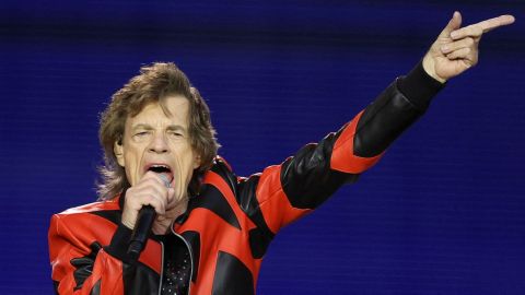 Mick Jagger da positivo de COVID-19, Rolling Stones posponen show en Ámsterdam