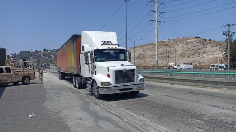 Piden que no pasen camiones de carga pesada en Libramiento Rosas Magallón