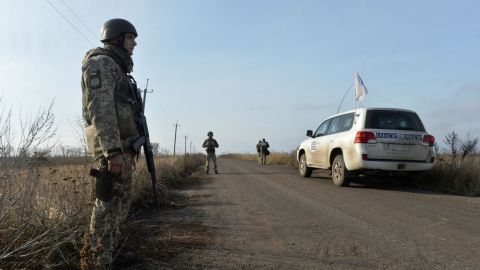 Misiles rusos destruyen depósito de combustible en ciudad del este de Ucrania