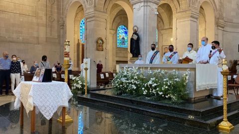 Realizan misa en honor a sacerdotes jesuitas asesinados