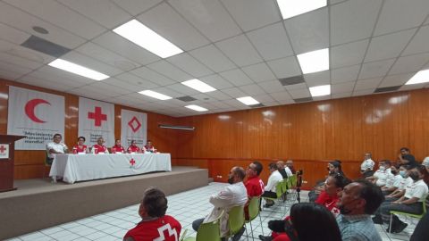 Cruz Roja reconoce a paramédicos en su día