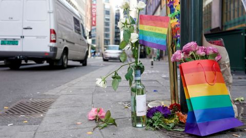 Islamista con problemas de salud mental ataca bar gay de Noruega y mata a dos