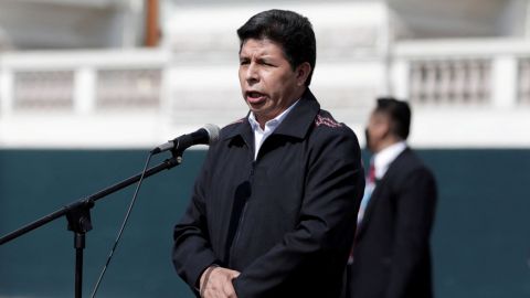 Presidente peruano Pedro Castillo renuncia a su partido político