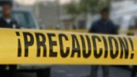 Arrojan cadáver frente a bar en Tijuana