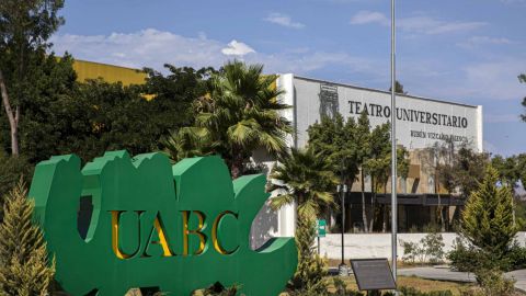 Comunidad universitaria inconforme por el cambio de lema de la UABC