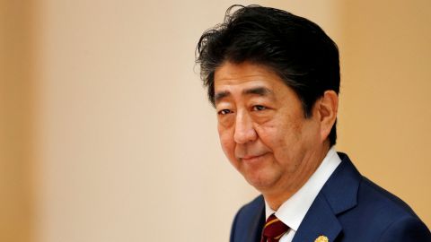Balean a exprimer ministro de Japón, Shinzo Abe