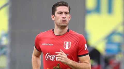 Santiago Ormeño sería nuevo refuerzo de Chivas, pese a que juega con Perú